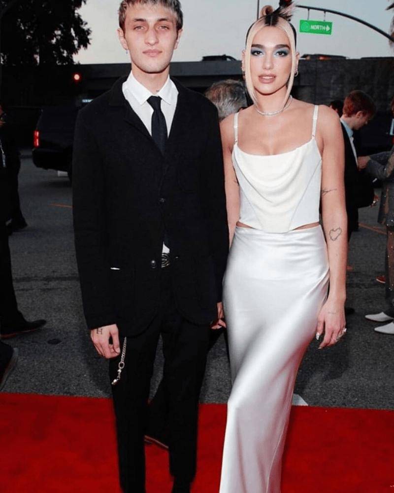 instagram.com/dualipa